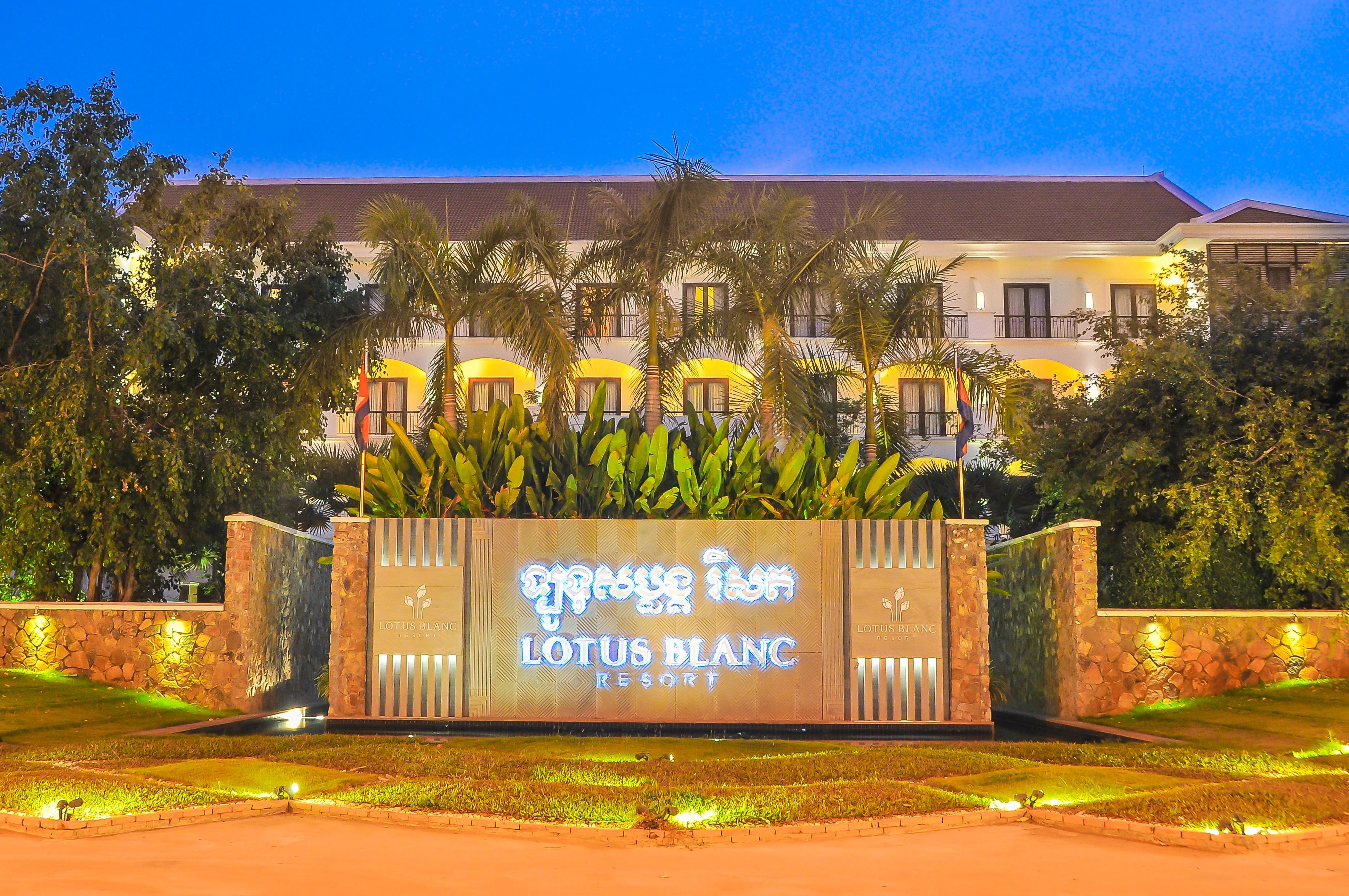 Lotus Blanc Hotel Ciudad de Siem Riep Exterior foto